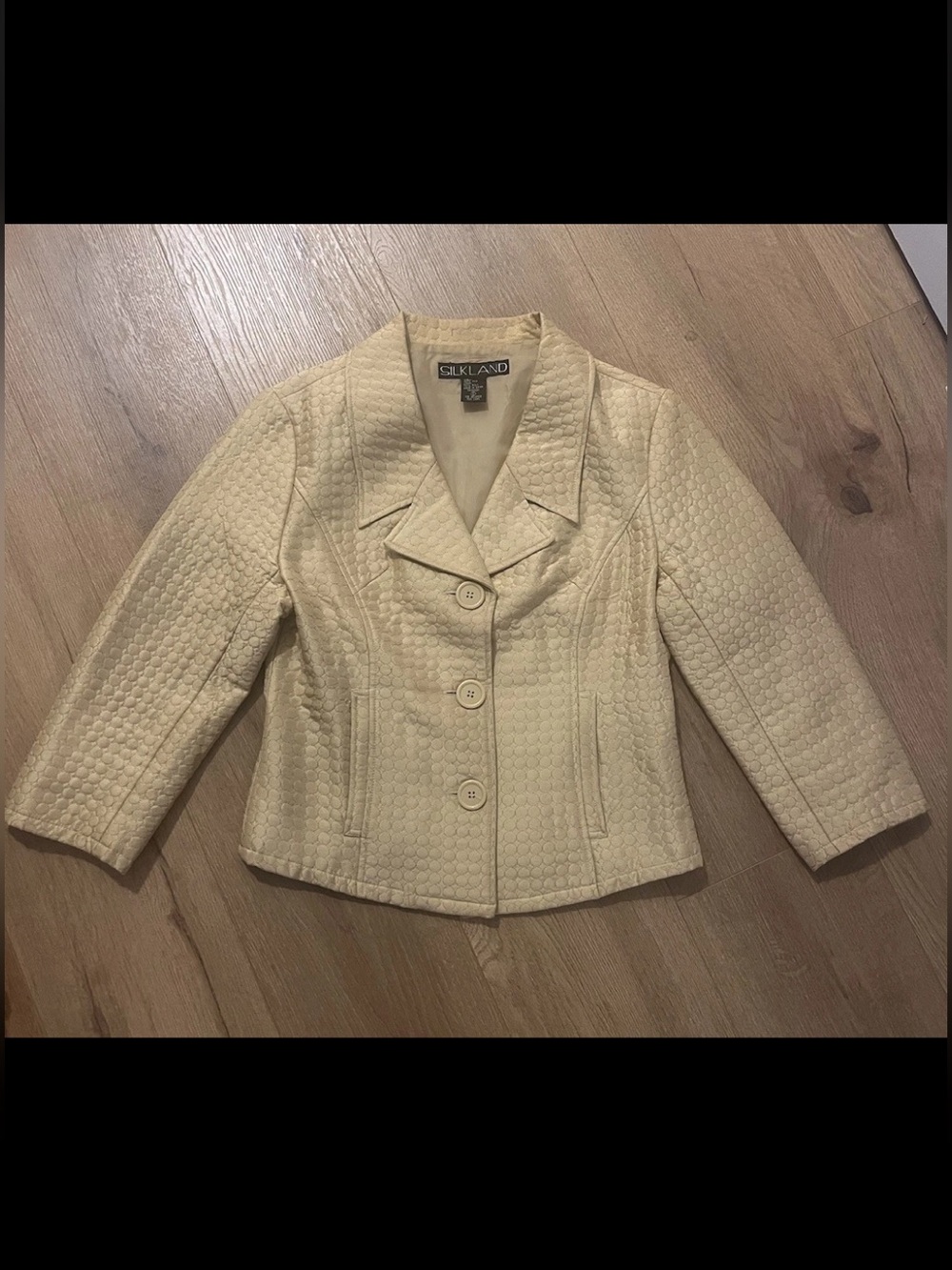 SilkLand Cream Quilted Notch-Lapel Women's Blazer